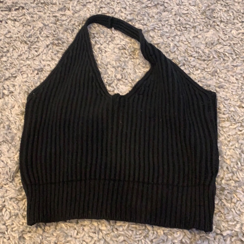Cropped ribbed halter top